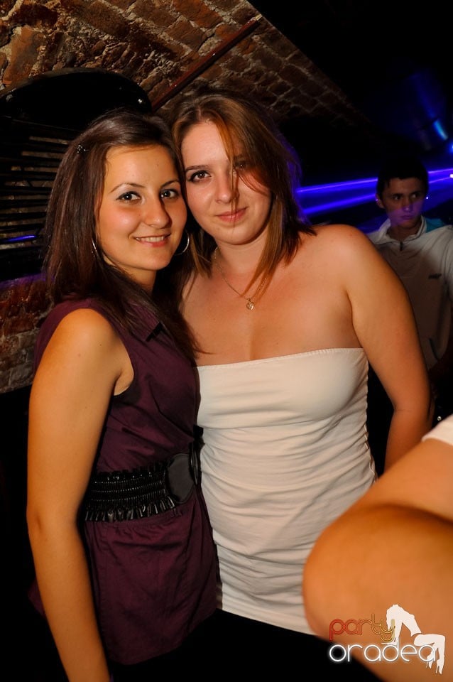 Party în Club Escape, 