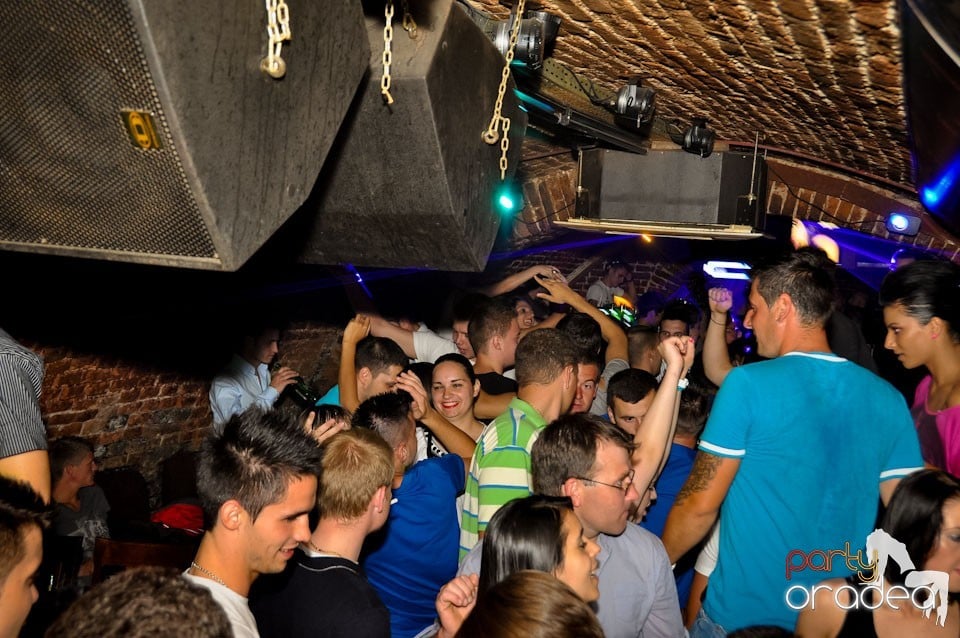 Party în Club Escape, 