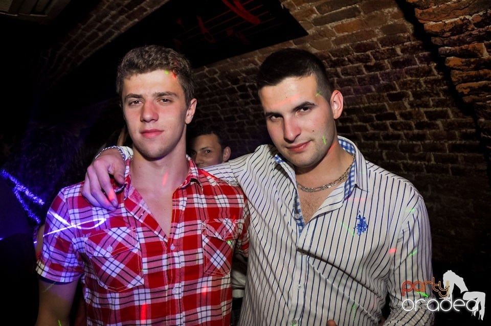 Party în Club Escape, 