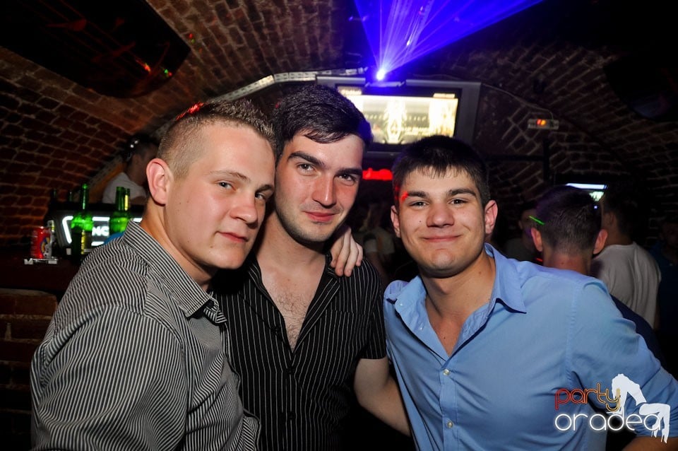 Party în Club Escape, 