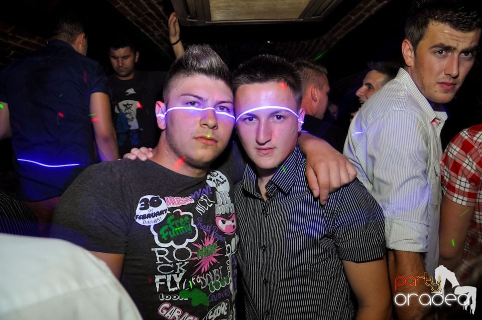 Party în Club Escape, 