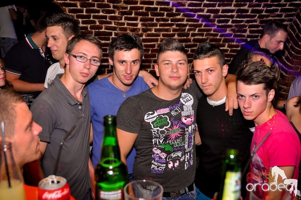 Party în Club Escape, 