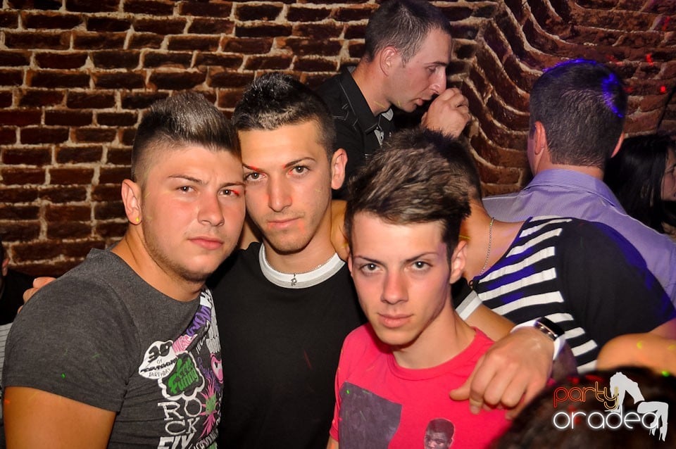 Party în Club Escape, 