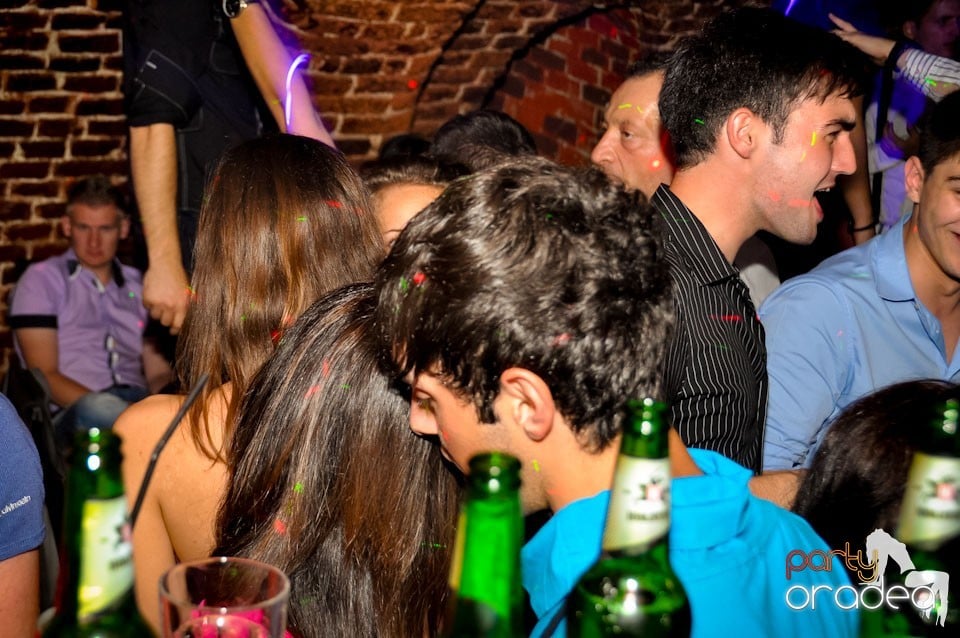 Party în Club Escape, 