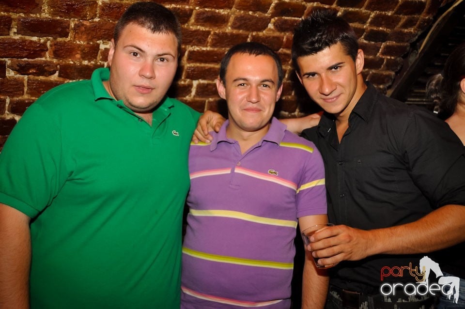 Party în Club Escape, 