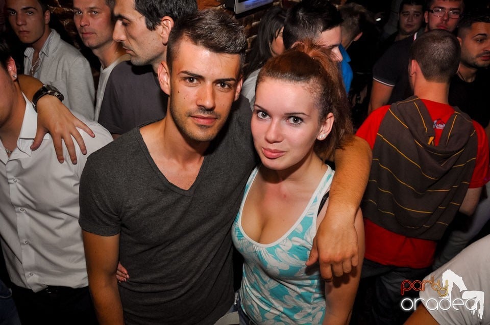 Party în Club Escape, 