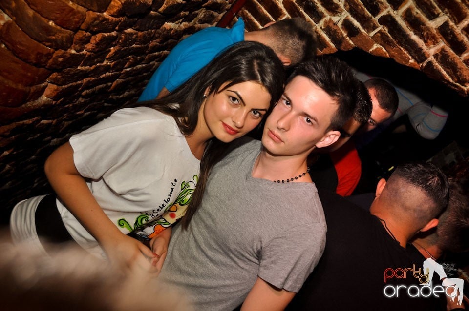 Party în Club Escape, 