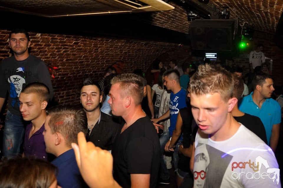 Party în Club Escape, 