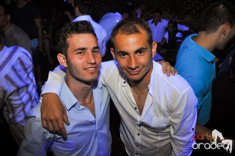 Party în Club Escape, 