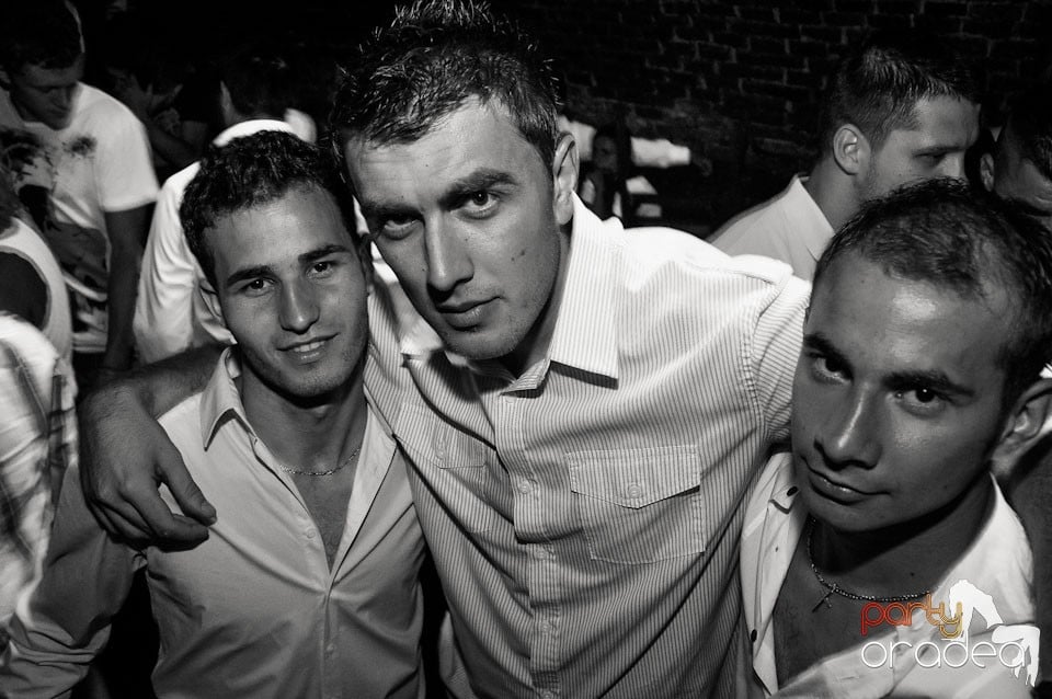 Party în Club Escape, 