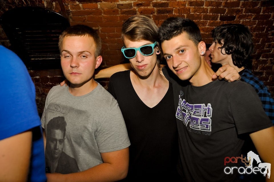 Party în Club Escape, 