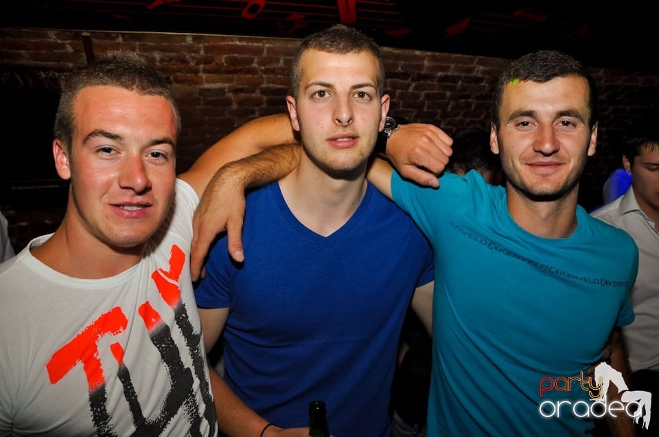 Party în Club Escape, 