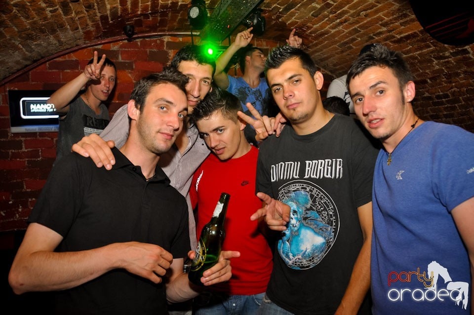 Party în Club Escape, 