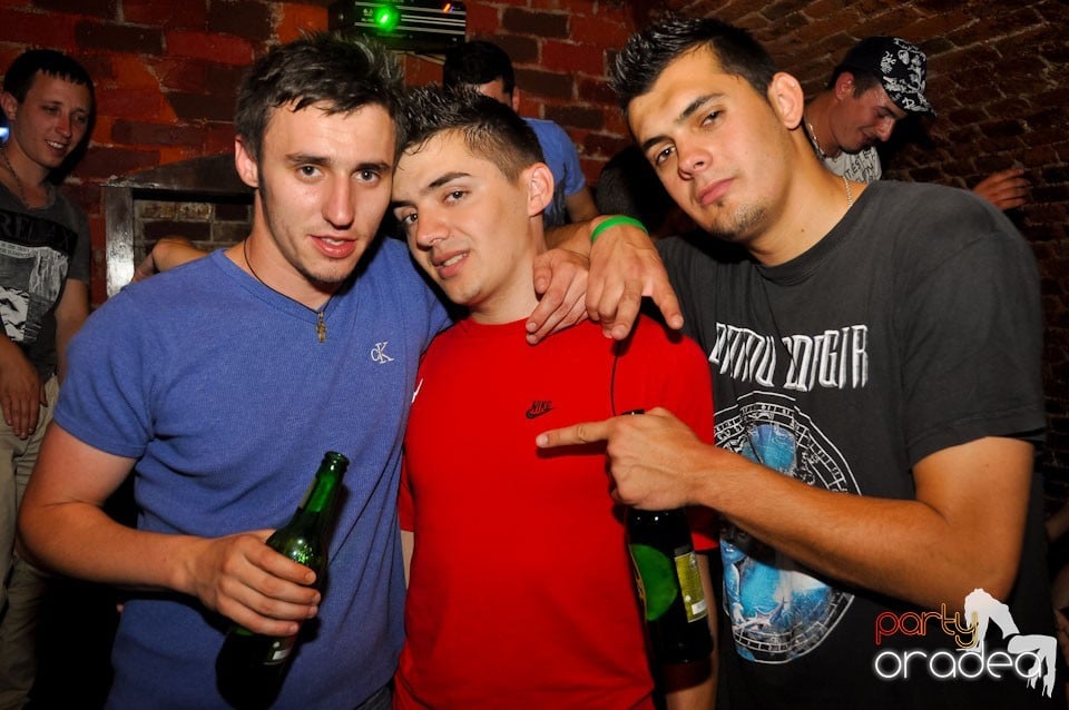 Party în Club Escape, 