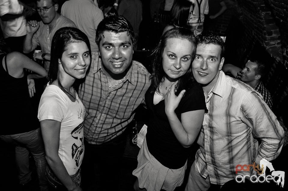 Party în Club Escape, 