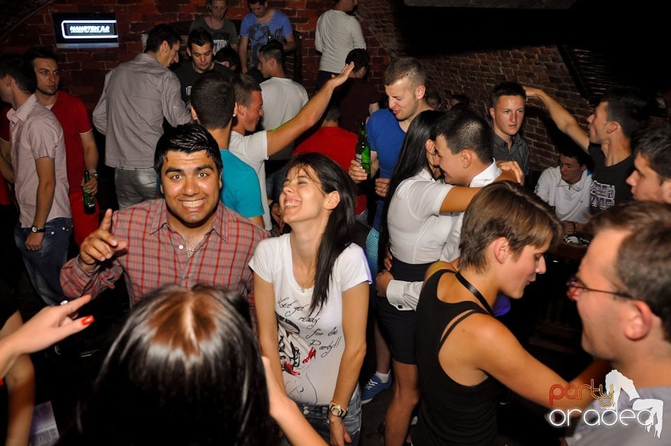 Party în Club Escape, 