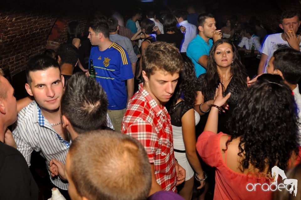 Party în Club Escape, 