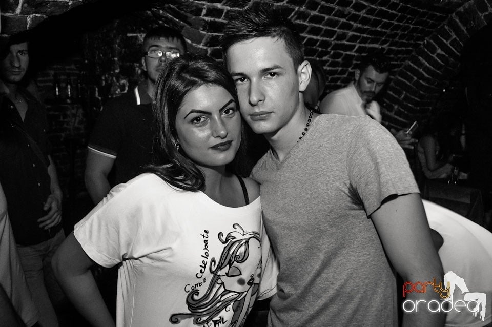 Party în Club Escape, 