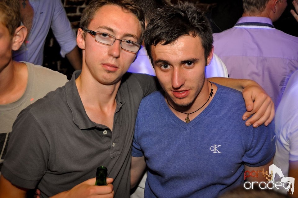 Party în Club Escape, 