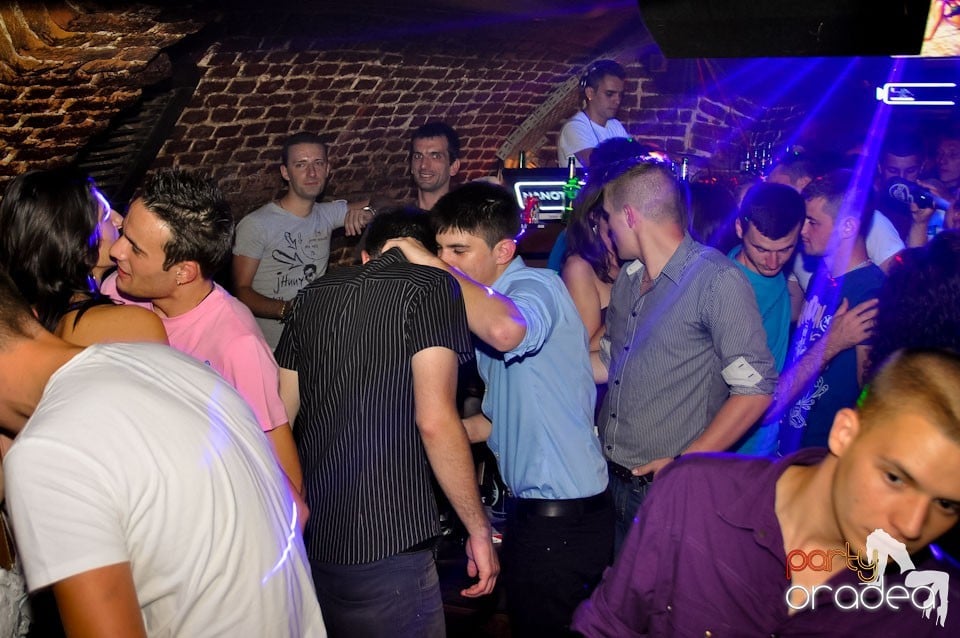 Party în Club Escape, 