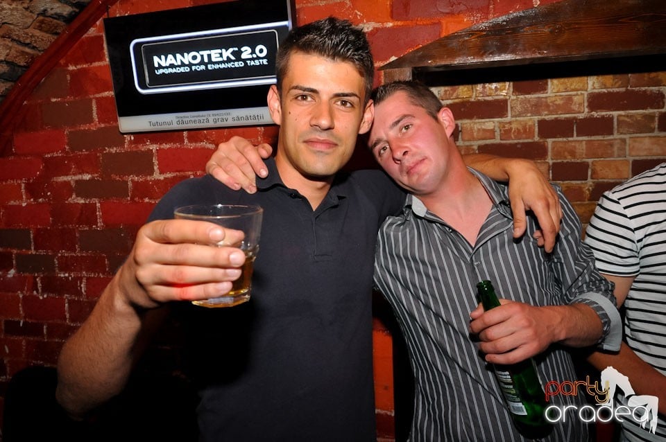 Party în Club Escape, 