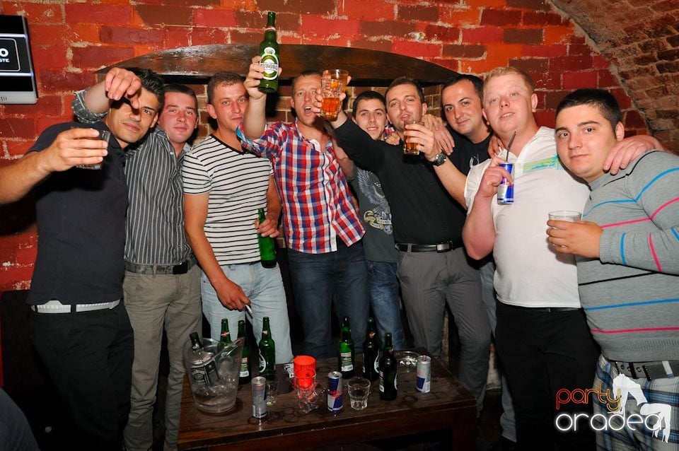 Party în Club Escape, 