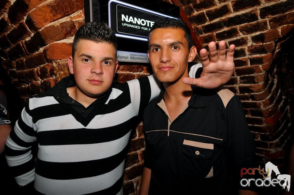 Party în Club Escape, 