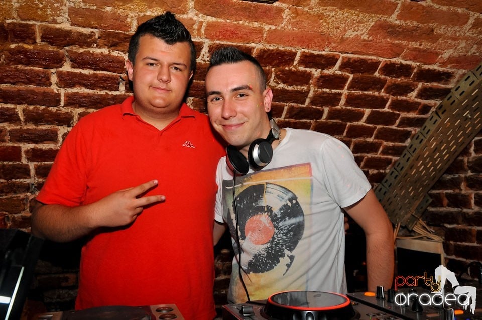 Party în Club Escape, 