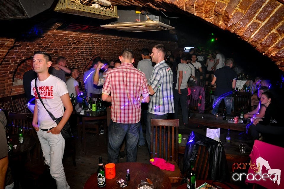 Party în Club Escape, 