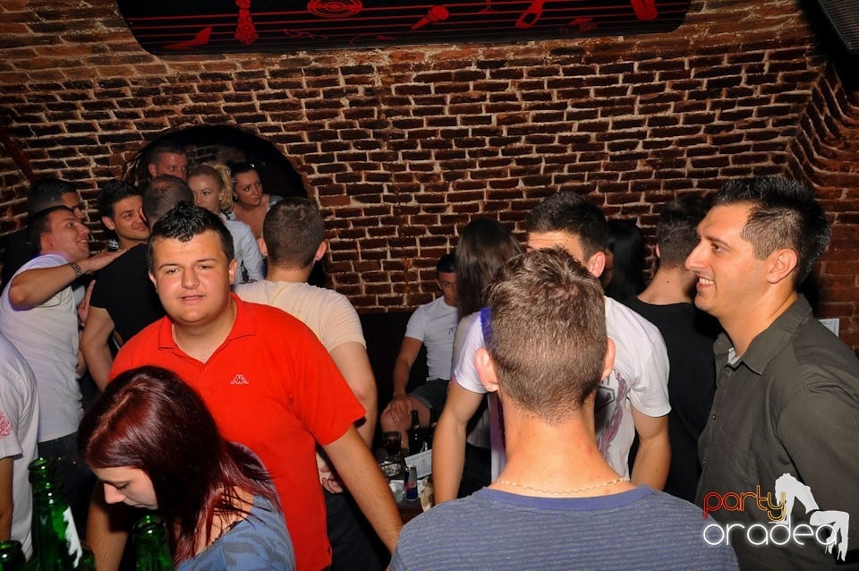 Party în Club Escape, 