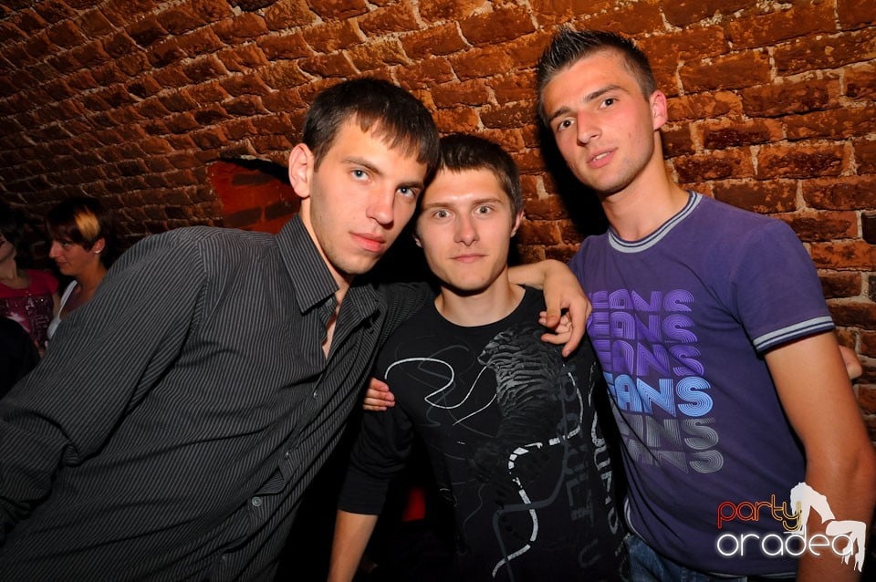 Party în Club Escape, 