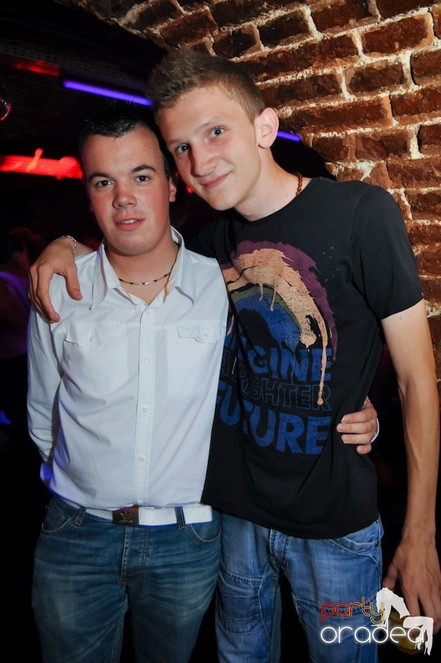 Party în Club Escape, 