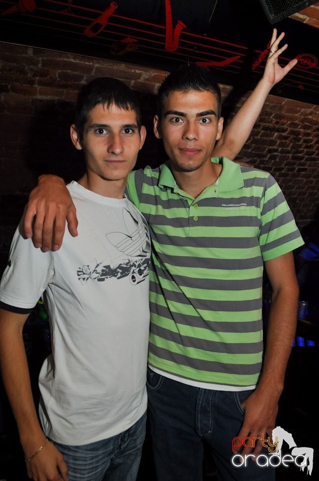 Party în Club Escape, 