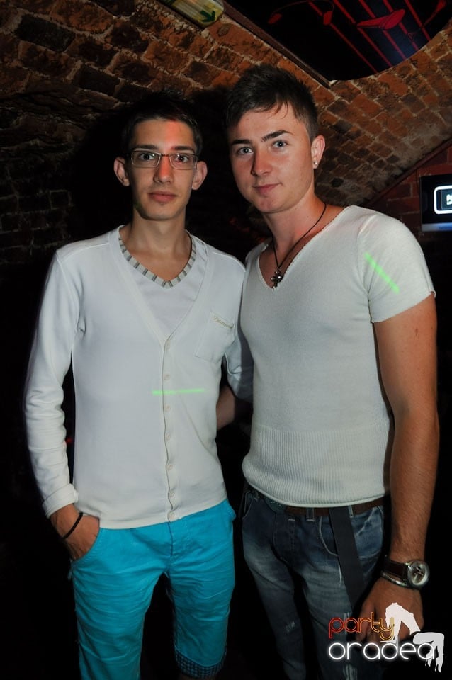 Party în Club Escape, 