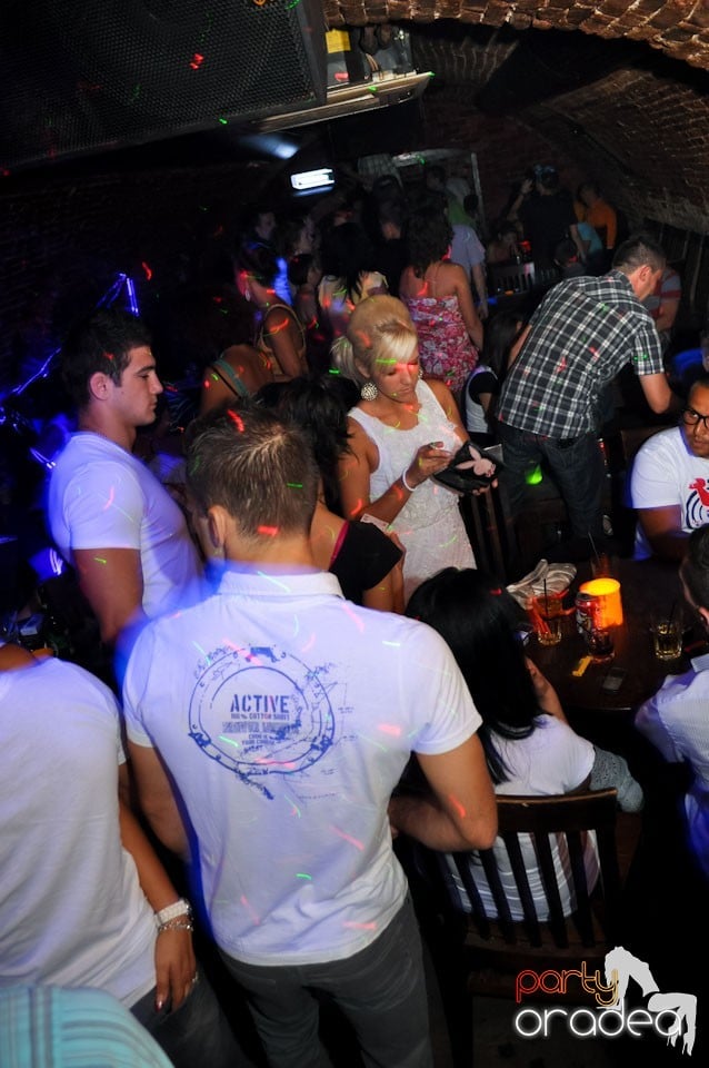 Party în Club Escape, 