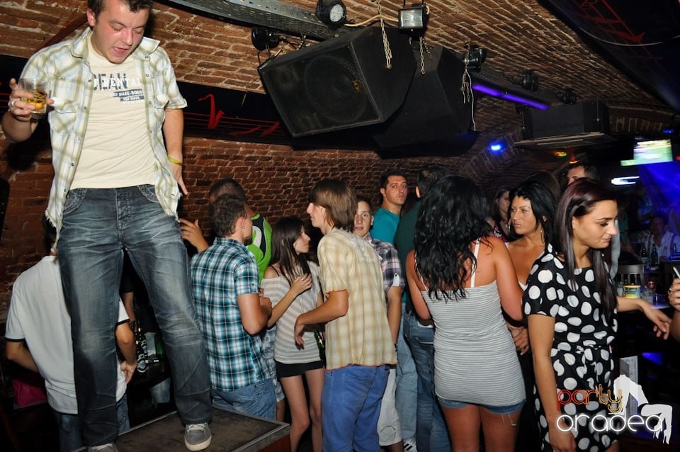 Party în Club Escape, 