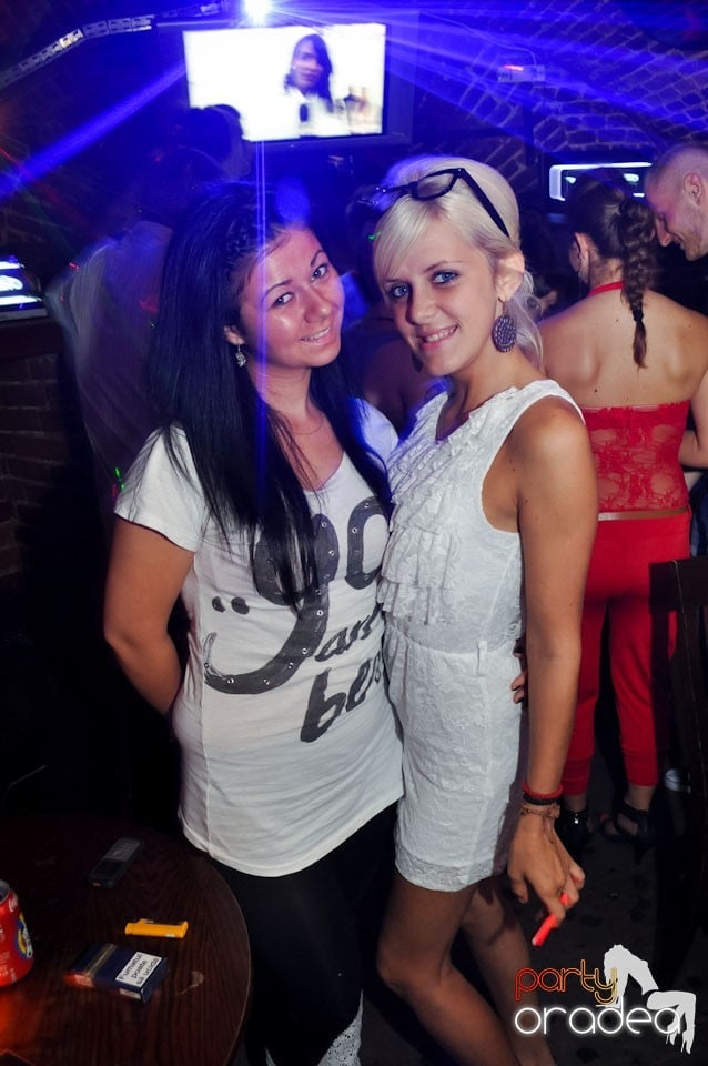 Party în Club Escape, 