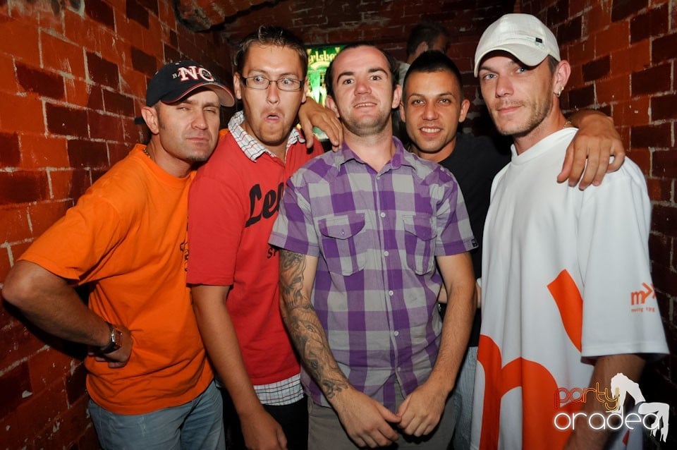 Party în Club Escape, 