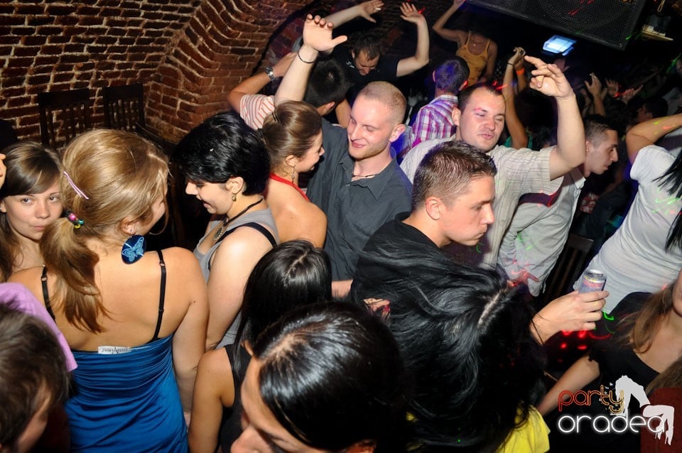 Party în Club Escape, 