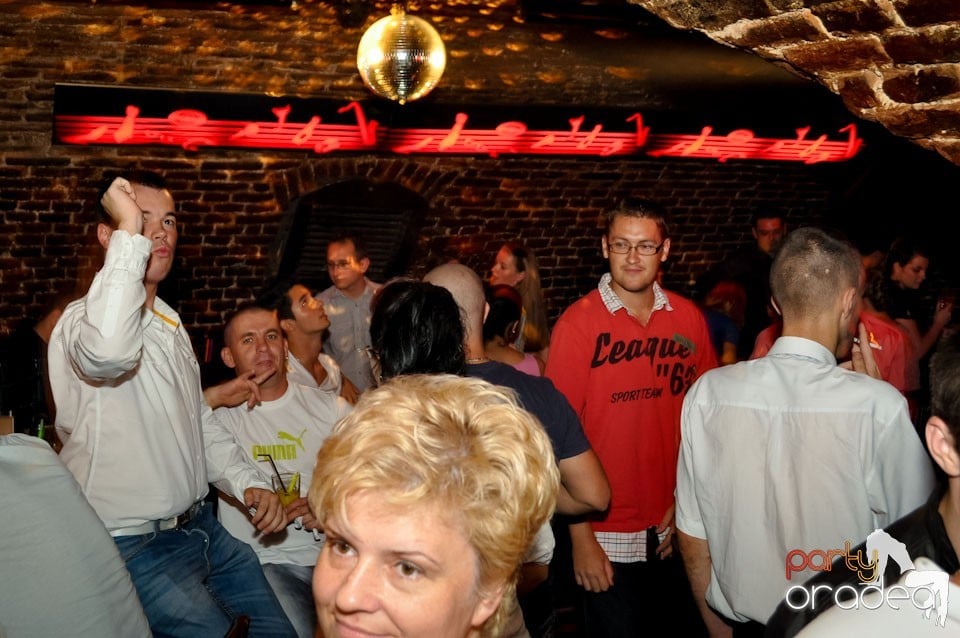 Party în Club Escape, 