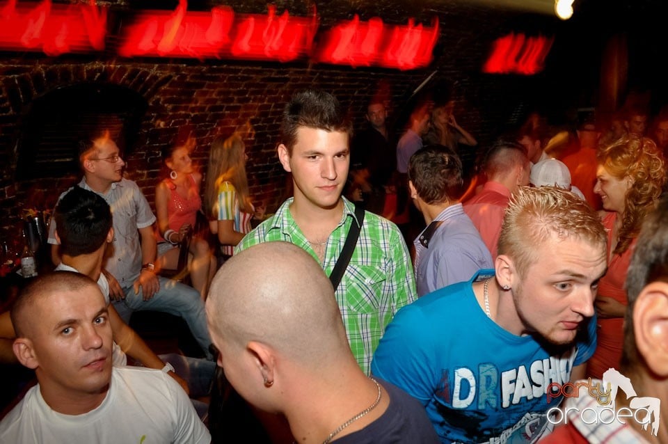 Party în Club Escape, 