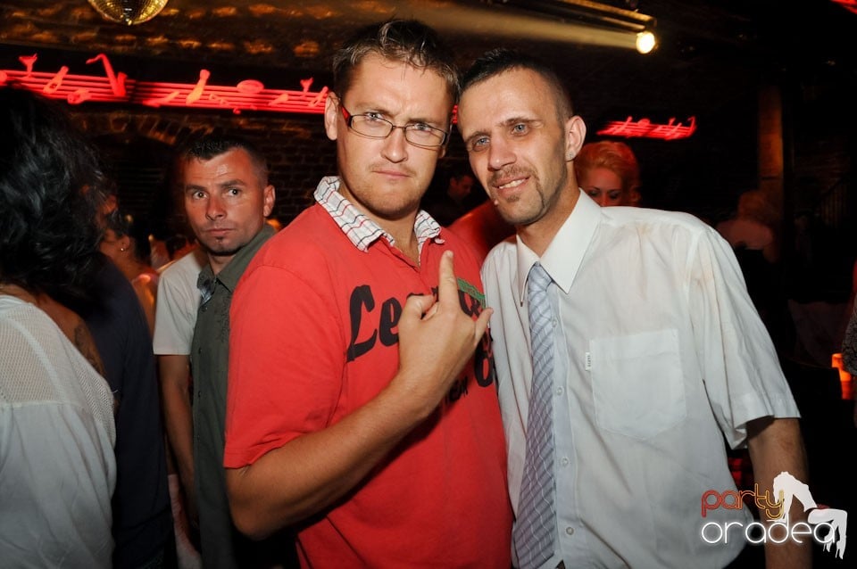 Party în Club Escape, 