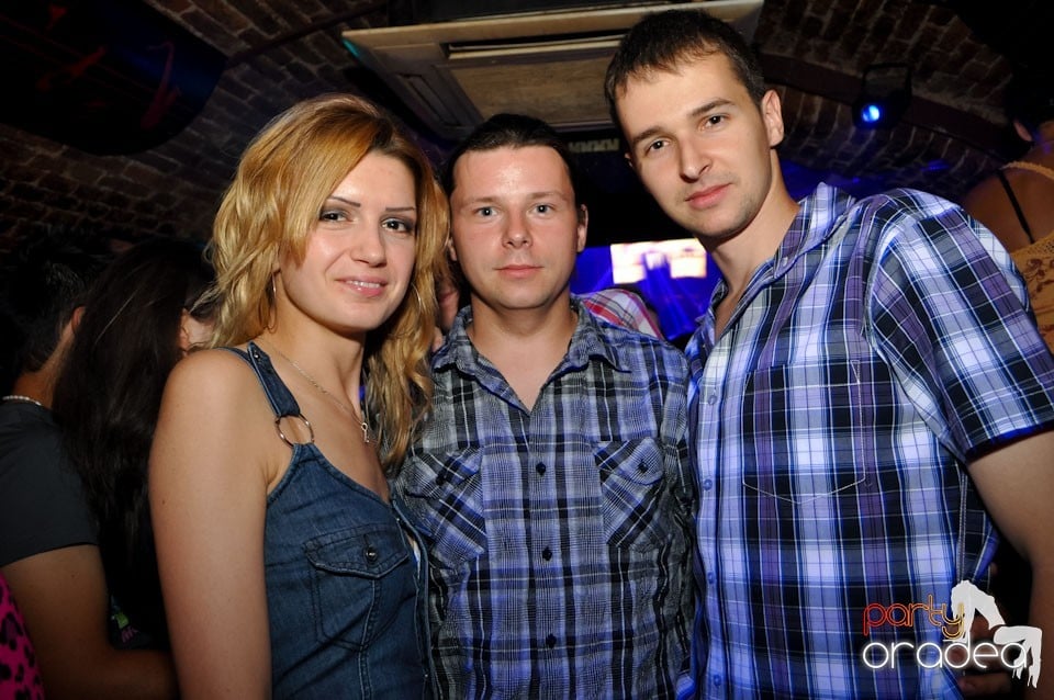 Party în Club Escape, 