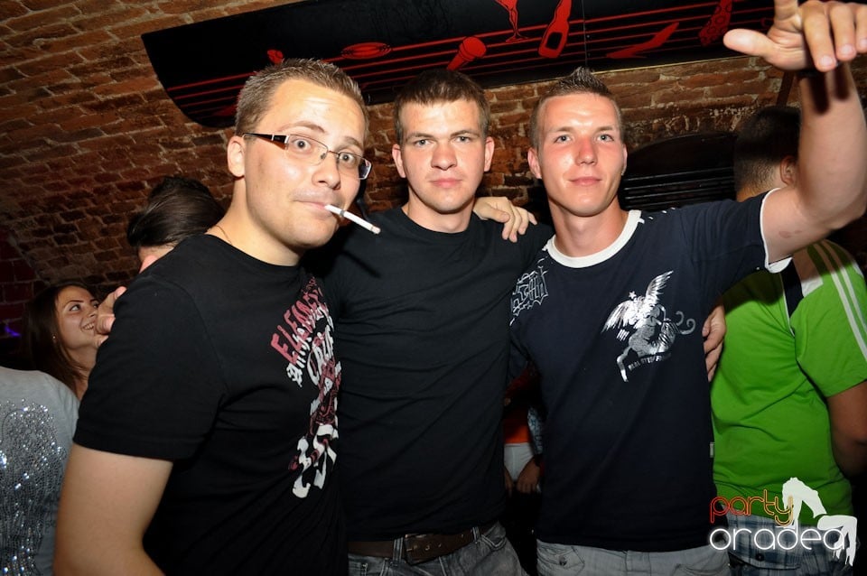 Party în Club Escape, 