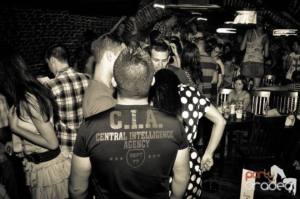 Party în Club Escape, 