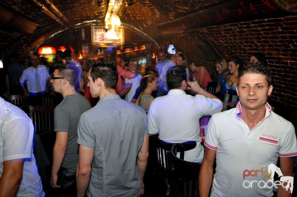 Party în Club Escape, 