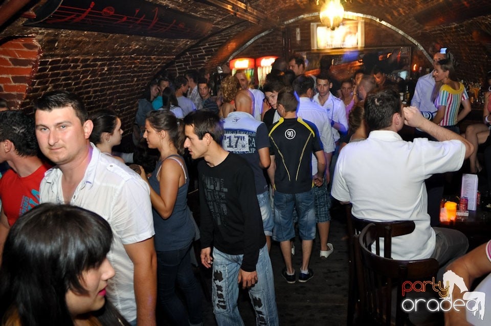 Party în Club Escape, 