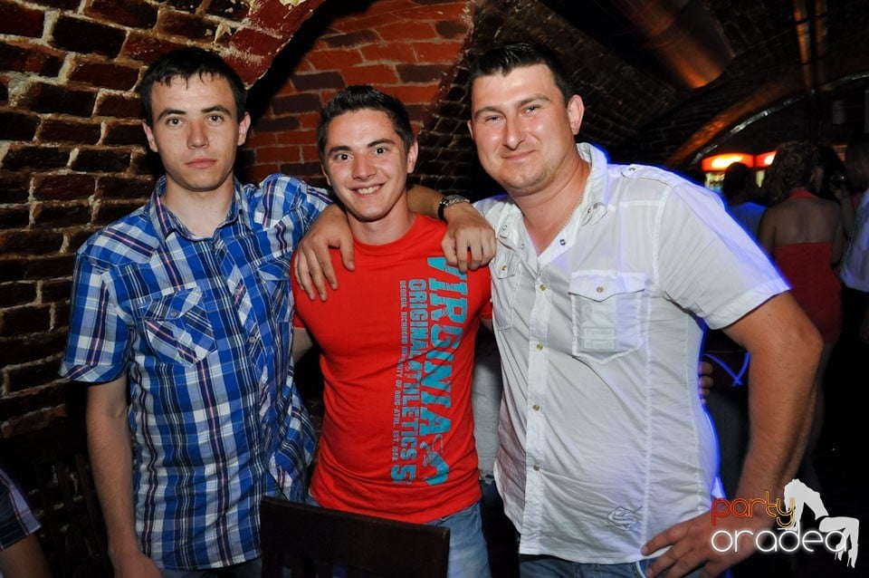 Party în Club Escape, 