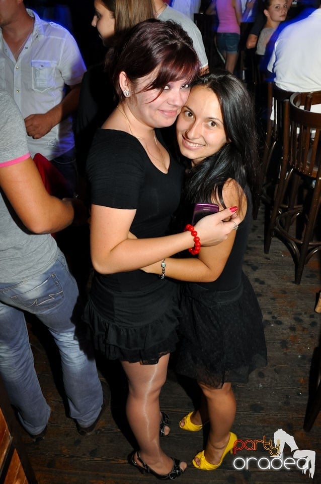 Party în Club Escape, 