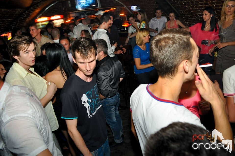 Party în Club Escape, 